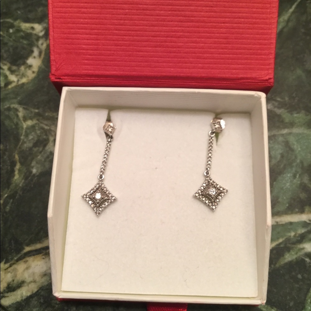 14K Diamond and White Gold earrings ❤️